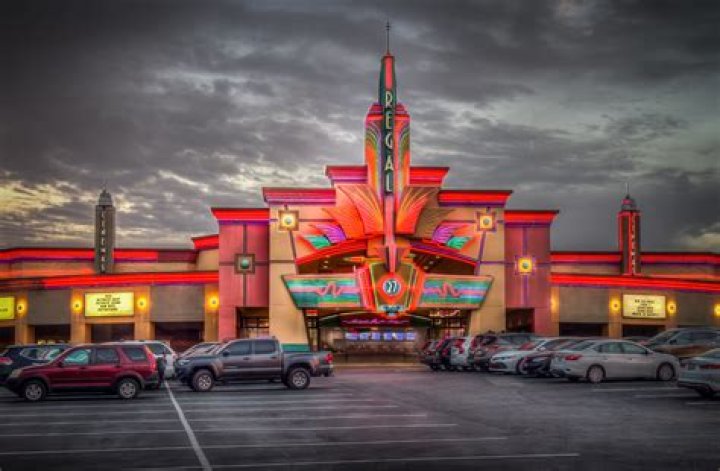 100 Oaks Theater: A Premier Destination for Entertainment and Arts