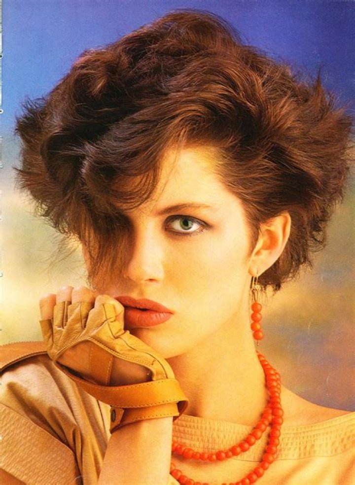 1980s Hairstyles: A Journey Through Time and Fashion
