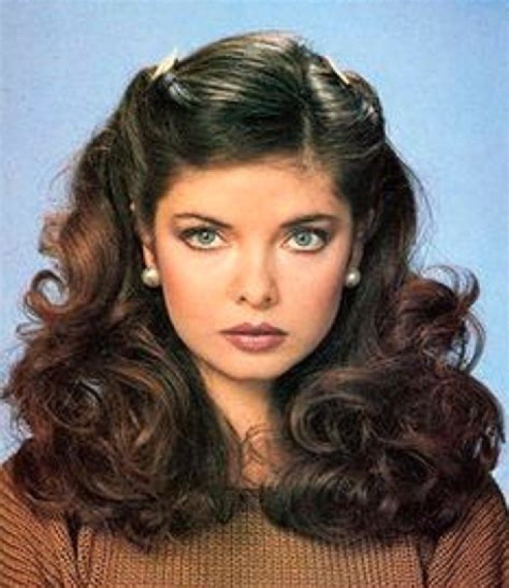 70s Hairstyles for Women: A Comprehensive Guide to Embrace the Retro Glamour