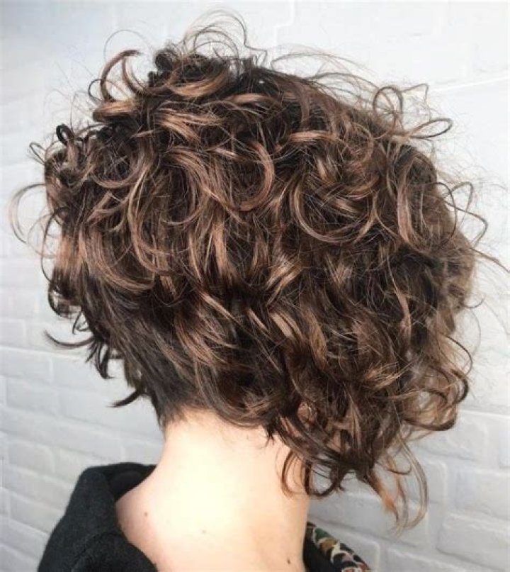 A Line Haircut for Curly Hair: A Comprehensive Guide to Embrace Your Natural Waves