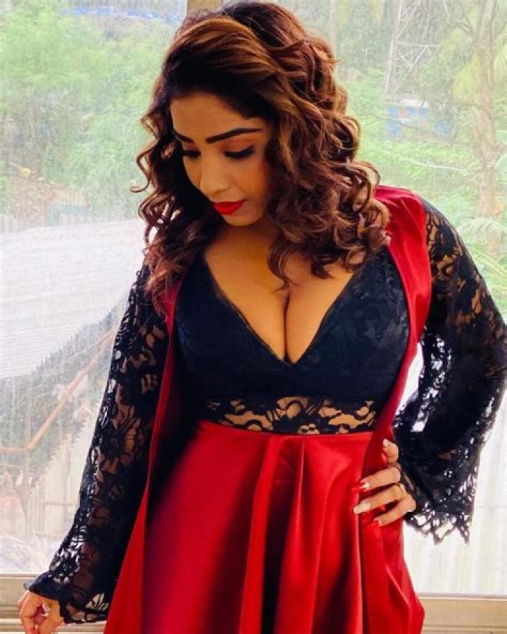 Aayushi Jaiswal Hot Weberies: A Deep Dive Into Her Career and Impact