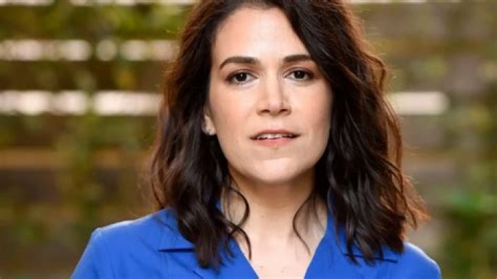 Abbi Jacobson Age: A Comprehensive Look at the Life and Career of the Talented Actress