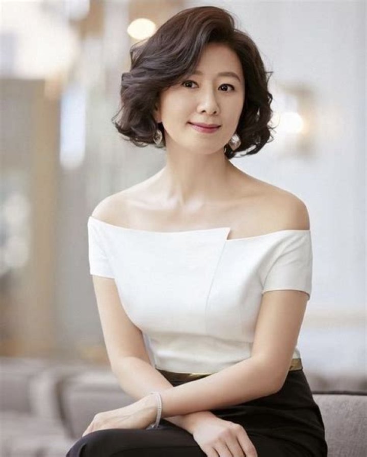 Age 50 Korean Women: Embracing Beauty, Wisdom, and Modernity