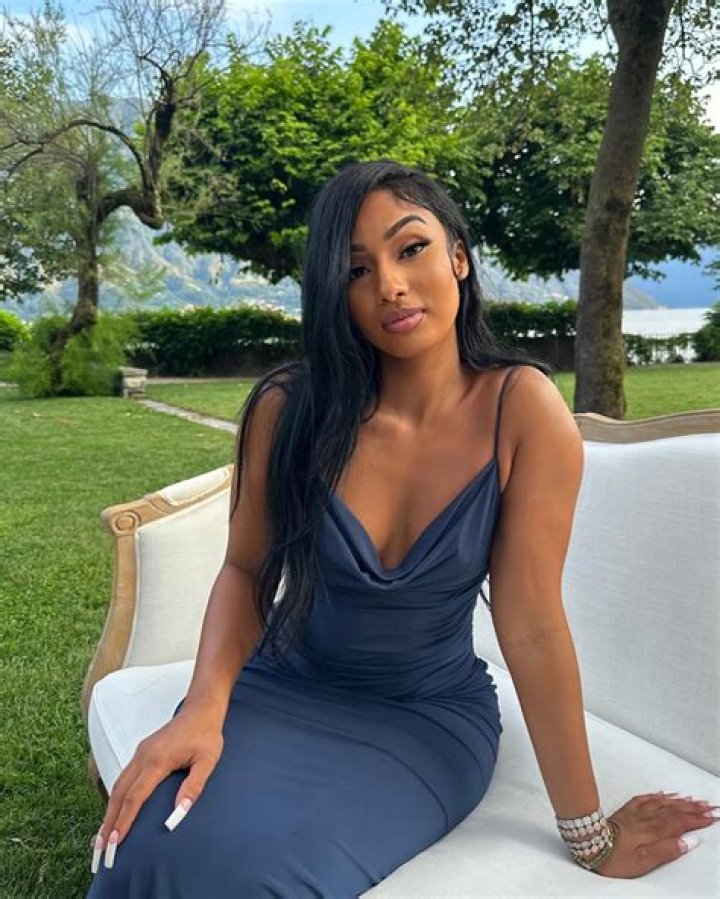 Aishaofey Erome: Unveiling the Rising Star in the Digital Realm