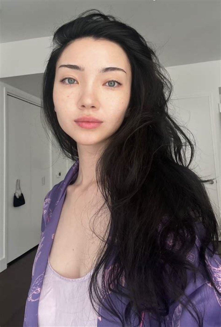 Aoki Leeimmons Model: The Rising Star in the Fashion Industry