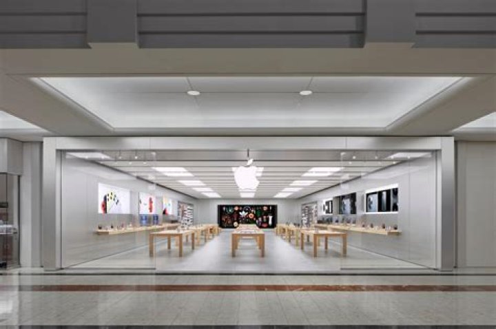 Discover the Prestigious Apple Richmond Centre in Richmond BC
