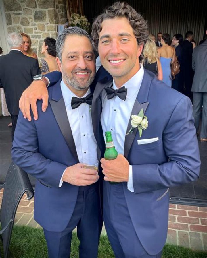 Unveiling the Charisma of Bachelorpoiler Joey: A Comprehensive Guide