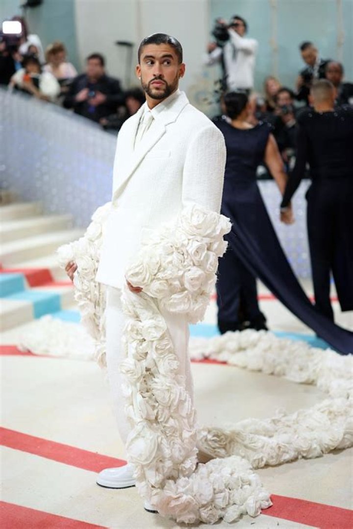 Bad Bunny Moda: The Rise of Puerto Rico's Fashion Icon