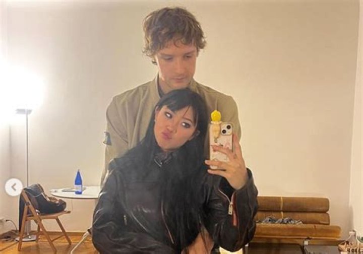 Beabadoobee Boyfriend: A Deep Dive into the Life, Music, and Relationships