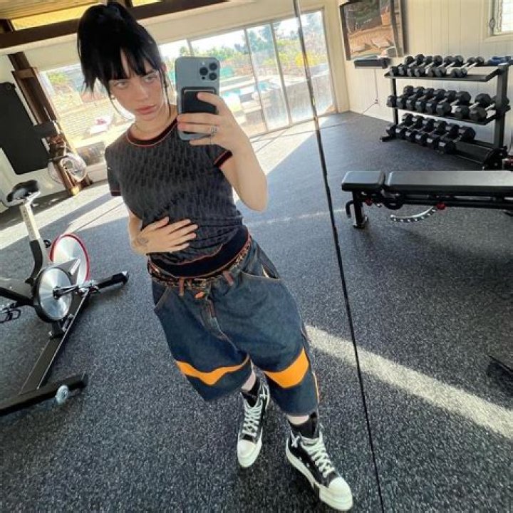 Billie Eilish Breast Reduction: The Truth Behind the Controversy