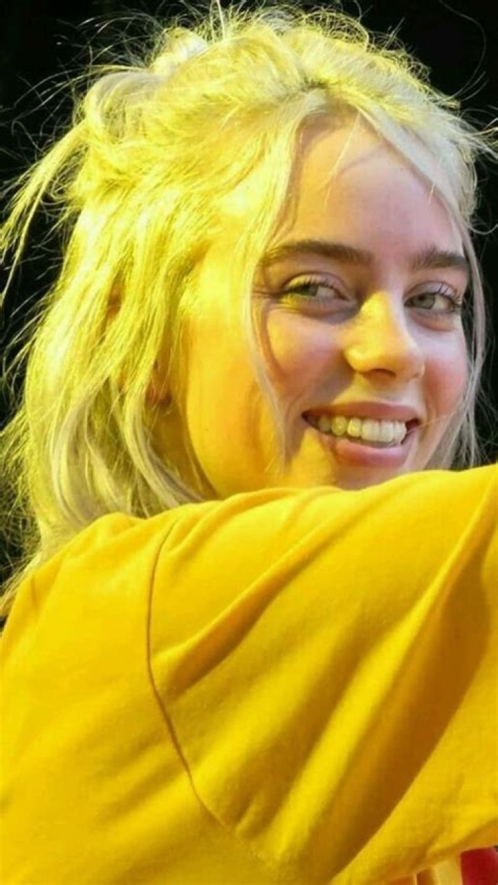 Billie Eilish Topless: A Comprehensive Look at the Controversy, Art, and Expression