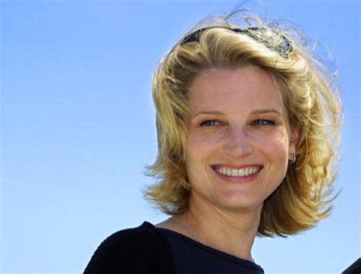 Bridget Fonda Net Worth: A Comprehensive Guide to Her Wealth and Career
