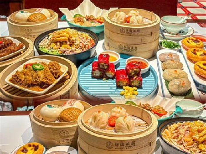 Exploring the Delights of Buffet Entertaining Chinese Cuisines