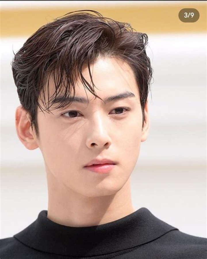 Cha Eun-Woo: The Rising Star in the K-Pop Industry