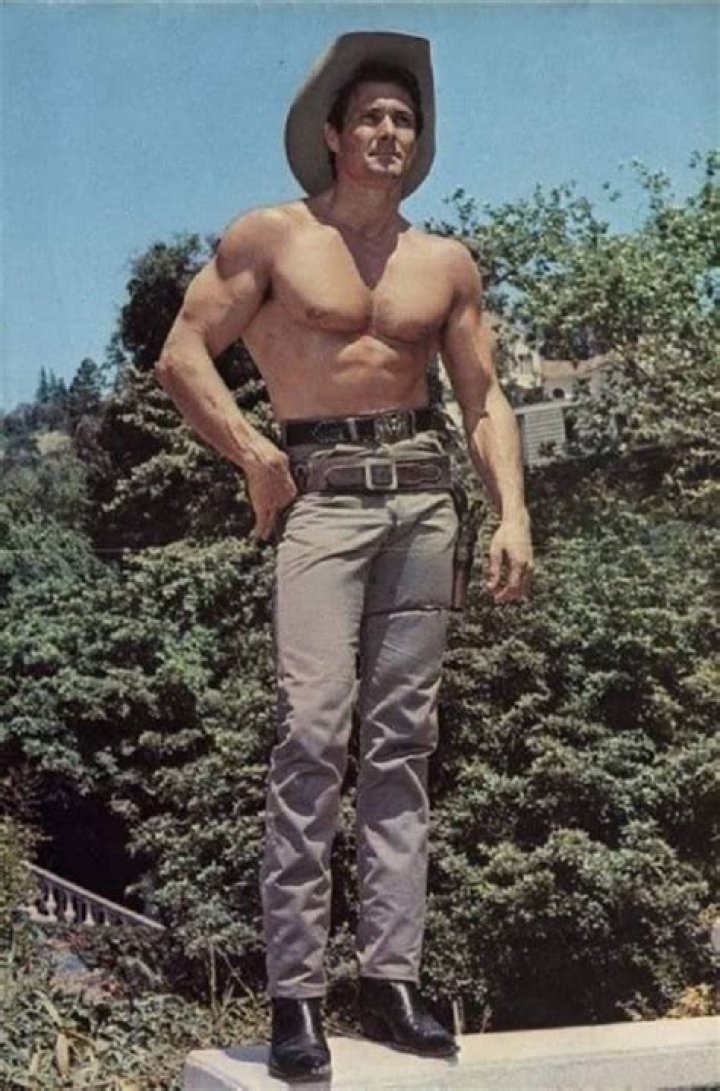 Clint Walker: The Legendary Hollywood Icon Who Defined Western Cinema
