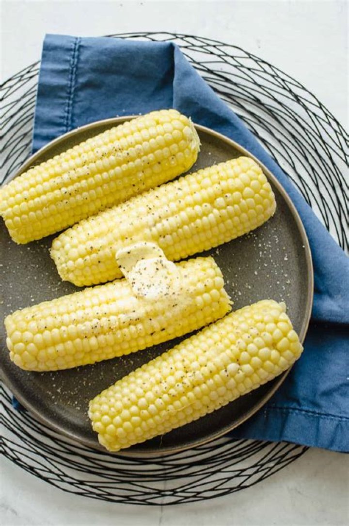 Cooking an Ear of Corn in Microwave: A Quick and Convenient Guide
