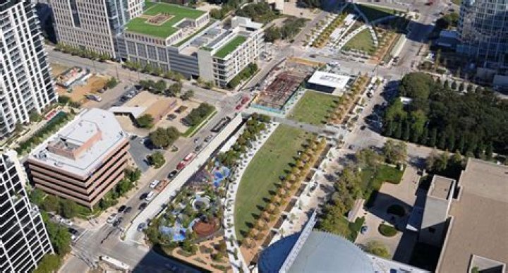 Dallas Clyde Warren Park: A Hidden Gem for Outdoor Enthusiasts