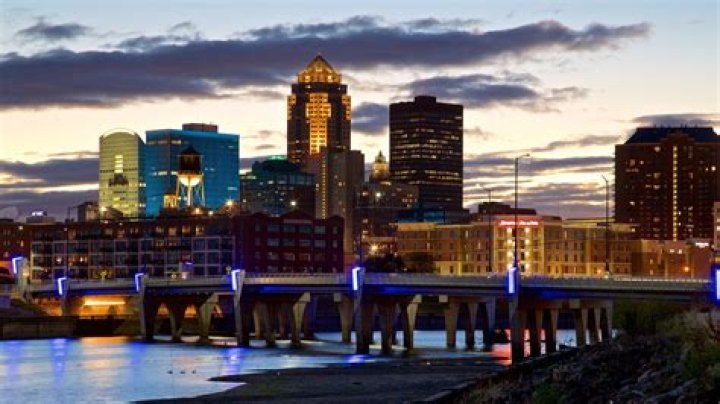 Discover the Best of Des Moines: A Comprehensive Guide to the City's Top Attractions