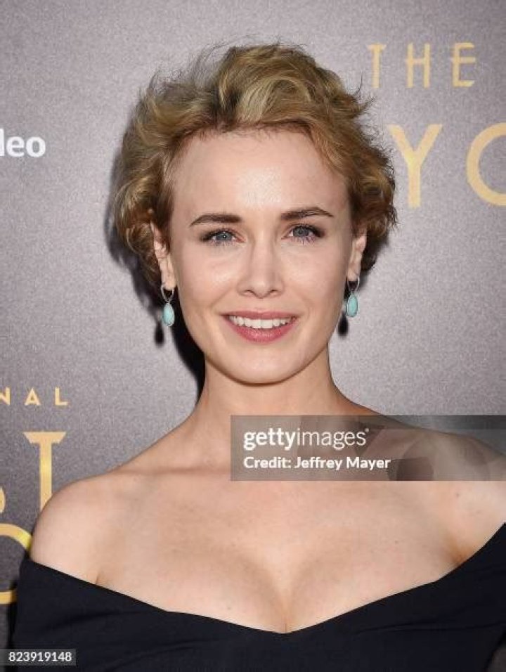 Discover the Talented Dominique McElligott: A Rising Star in the Acting World