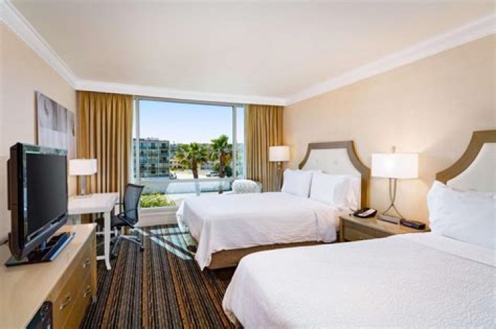 Experience the Best of Hospitality at DoubleTree by Hilton Bayside