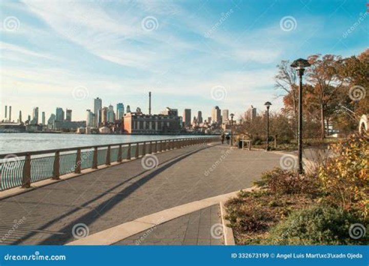 Exploring the East River Promenade New York: A Vibrant Urban Escape