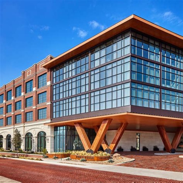 Discover the Enchanting Beauty of Fort Worth Social House