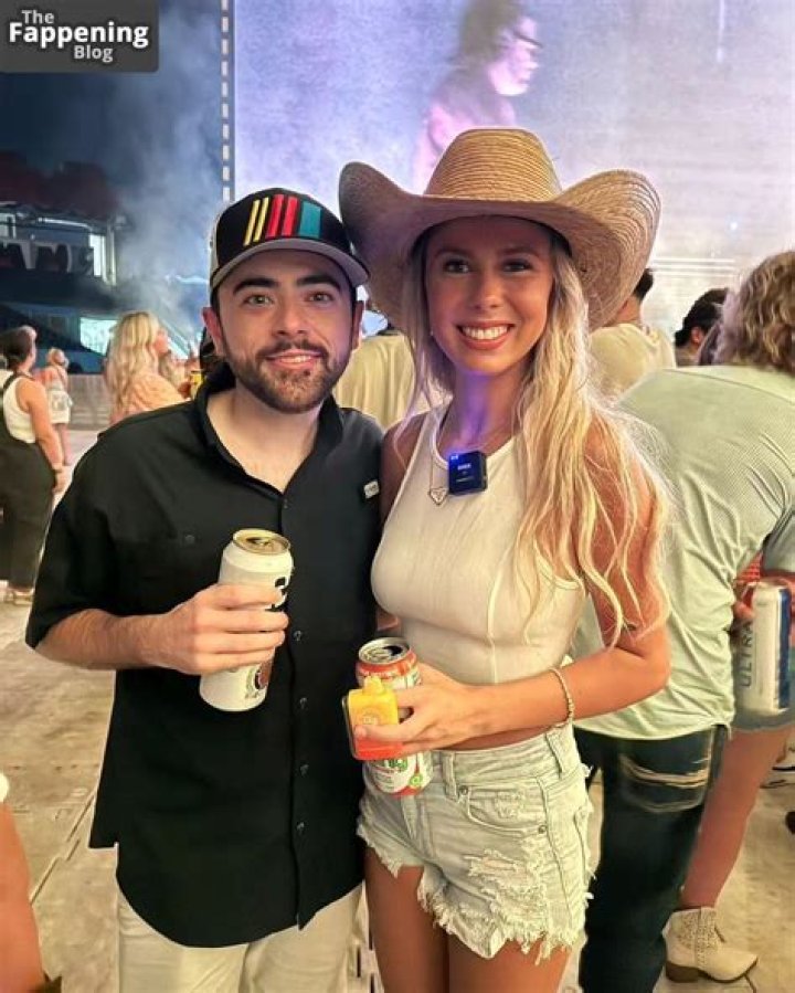 Hailey Welch Leaked: Exploring the Truth Behind the Headlines