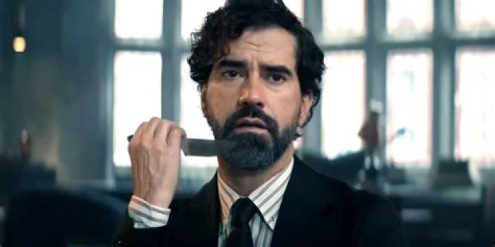 Hamish Linklater: The Rising Star in Hollywood and His Impactful Journey