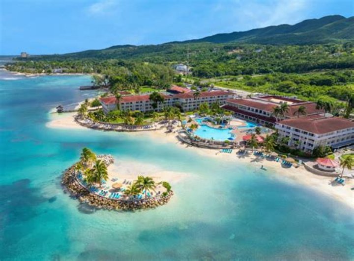Holiday Inn Resort Montego Bay All Inclusive: Your Ultimate Caribbean Getaway