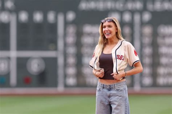 How Much Does Alex Cooper Make? A Comprehensive Guide to Her Career and Earnings