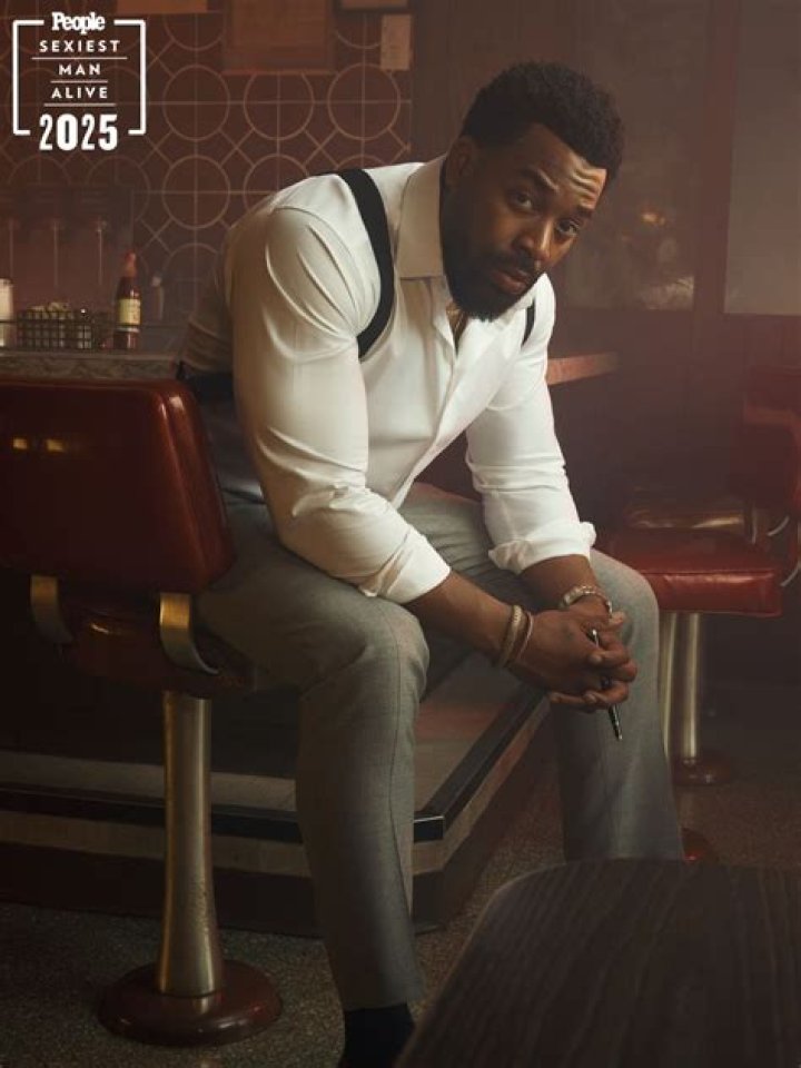 How Old is LaRoyce Hawkins: A Comprehensive Guide to the Life and Career of the Renowned Actor