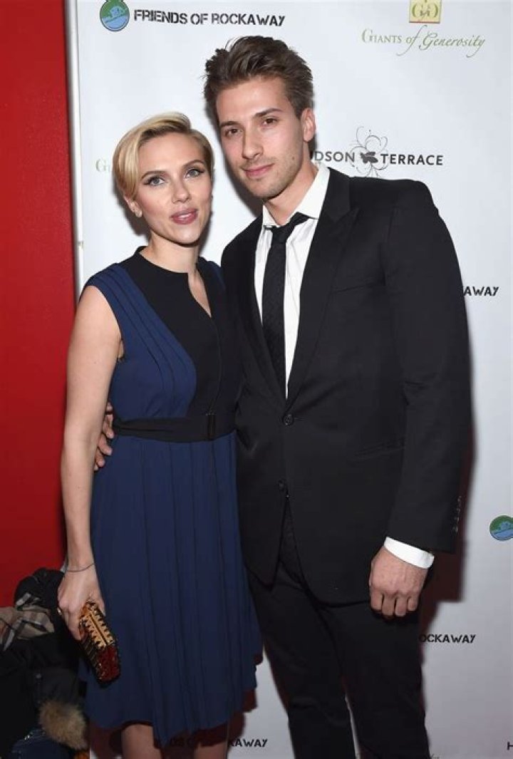 How Old Is Scarlett Johansson: A Comprehensive Guide