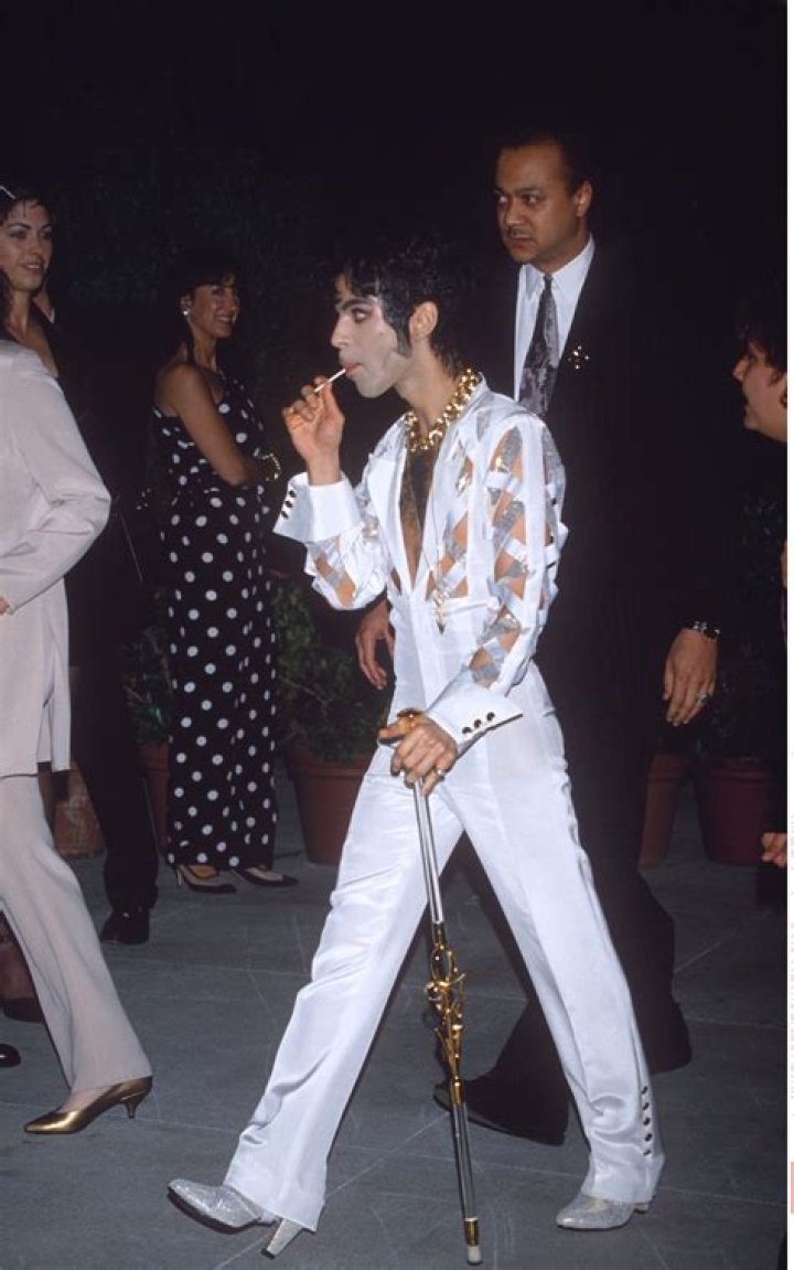 How Tall Is Prince: A Comprehensive Guide to Understanding the Iconic Musician's Height