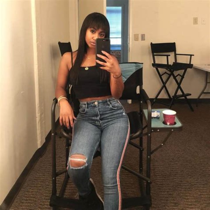 How Tall is Tetona Jackson: Exploring the Life and Career of a Rising Star