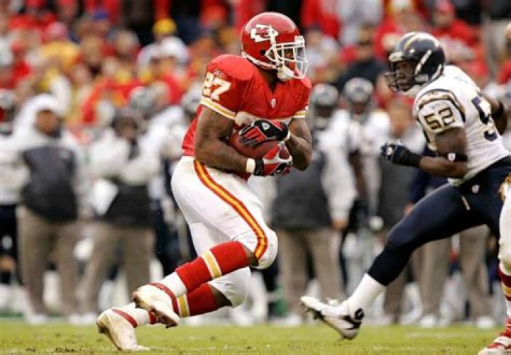 How Short is the Shortest Running Back in NFL History?