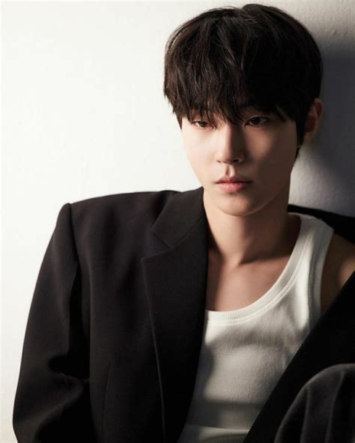 Hwang In Yeop: The Rising Star in the Modeling Industry