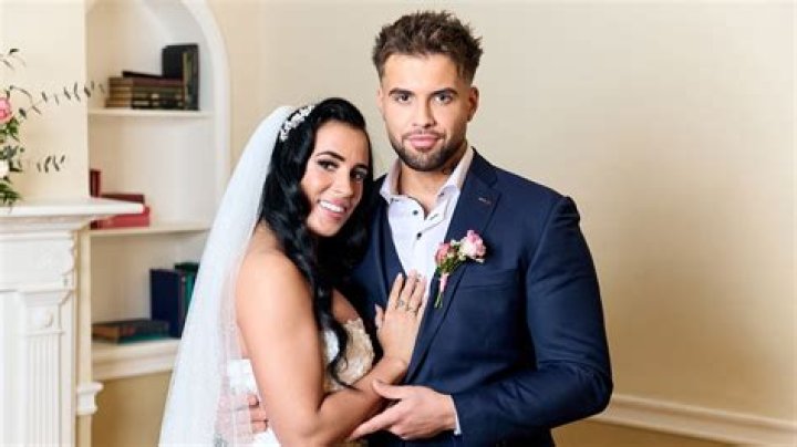 Istev Martin Married: A Comprehensive Guide to the Life and Love of Esteemed Actor