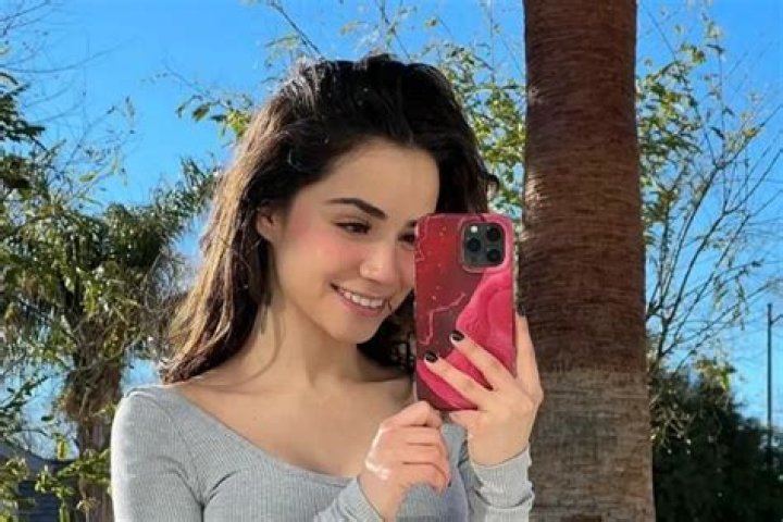 Jameliz Benitezmith: Rising Star in the Spotlight