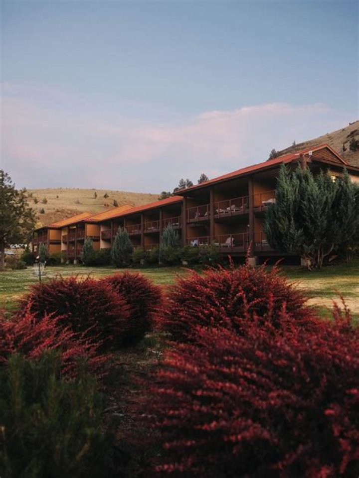 Kah Nee Ta Resort & Pa Warm Springs OR: A Paradise for Every Traveler