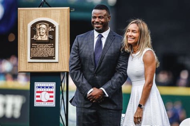 Ken Griffey Jr Wife: A Comprehensive Look at His Family Life and Marriage