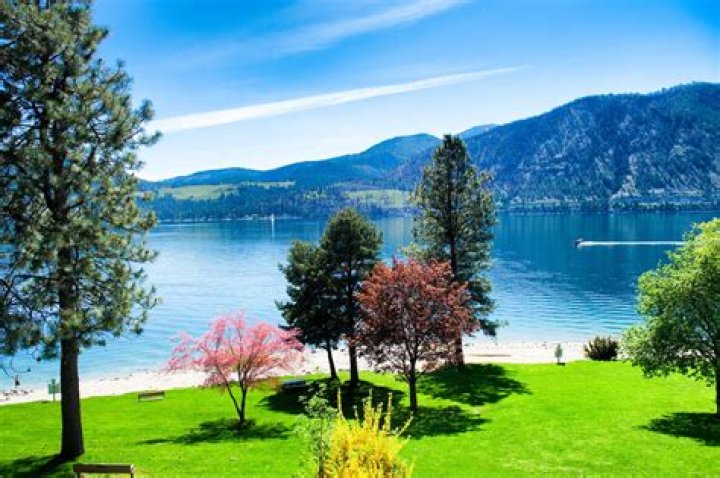 Lake Chelan from Seattle: A Comprehensive Guide to Discovering the Hidden Gem
