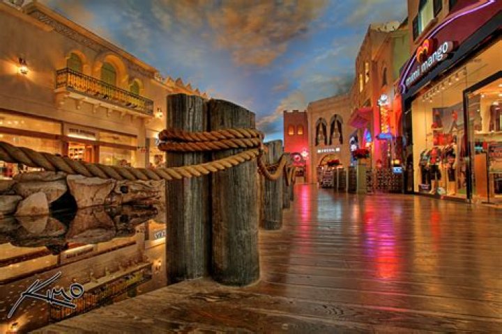 Explore the Best of Las Vegas Mall: A Shopper's Paradise