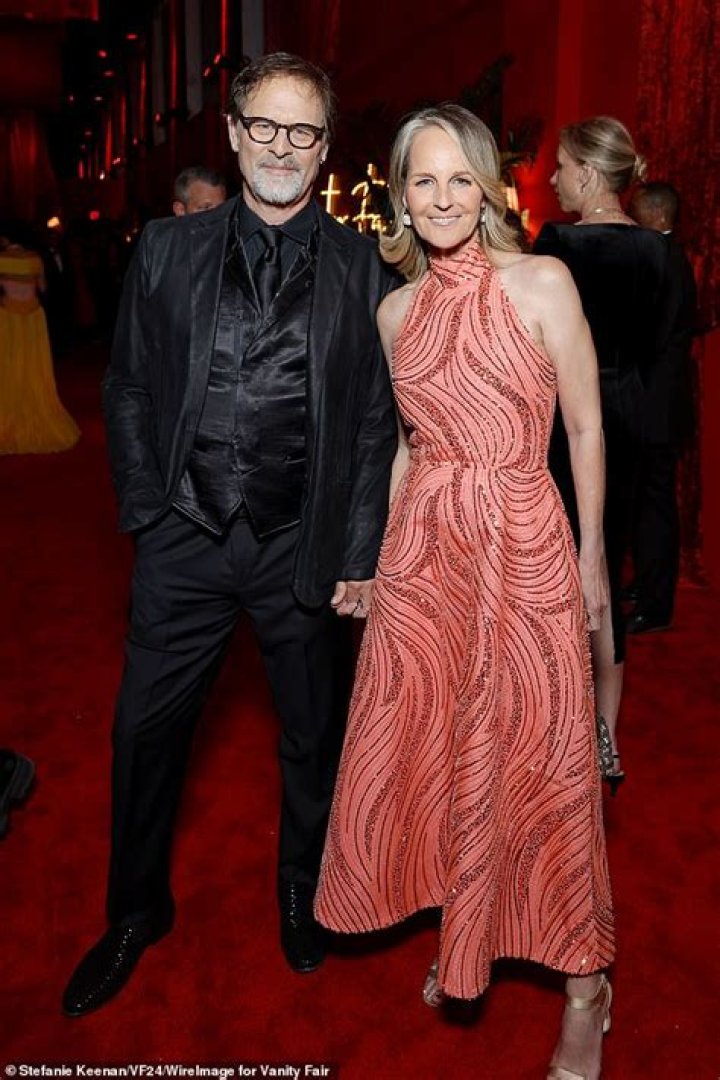 Linda Hunt Relationships: A Detailed Insight into Her Personal Life