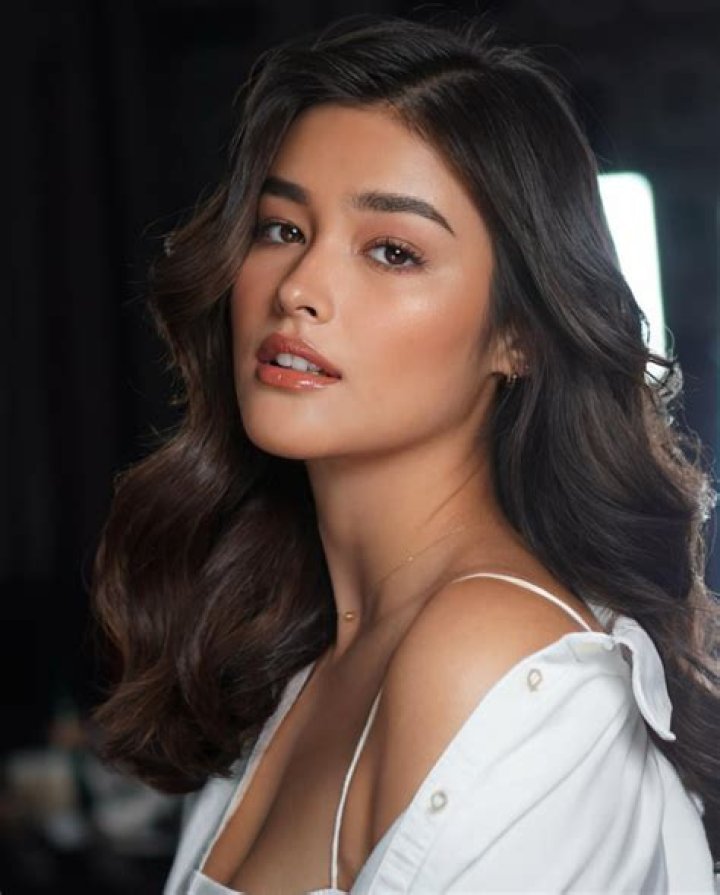 Liza Soberano: The Rising Star in the Philippine Entertainment Industry