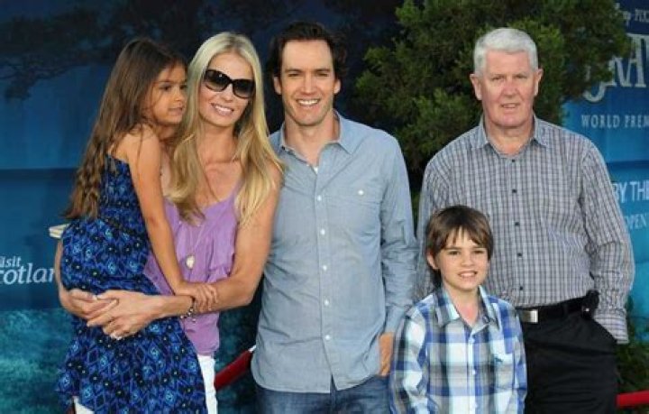 Mark-Paul Gosselaar: Mom and Dad - The Untold Story of Family Life