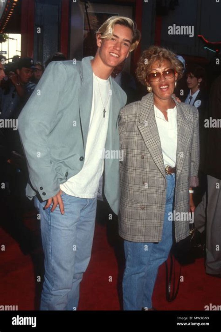 Mark-Paul Gosselaar's Mother: A Closer Look into Her Life, Influence, and Legacy