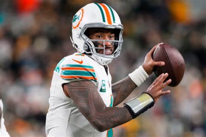 Miami Dolphins Quarterbacks: A Comprehensive Guide to Their Legacy and Impact