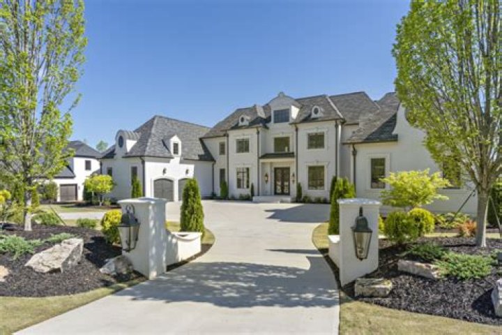 Milton Ga: A Comprehensive Guide to the Rising Star