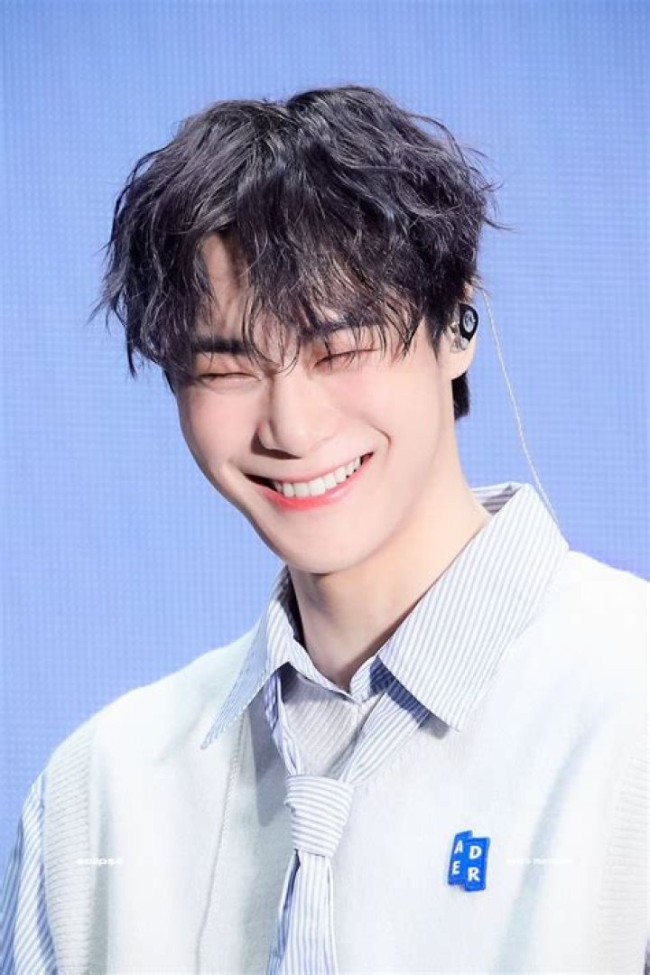 Moonbin: Rising Star of the K-Pop Industry