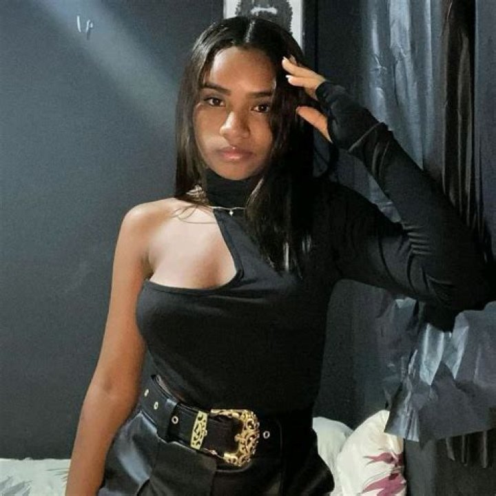 Nayara Assun&ccedil;&atilde;o: The Rising Star in the Brazilian Entertainment Scene